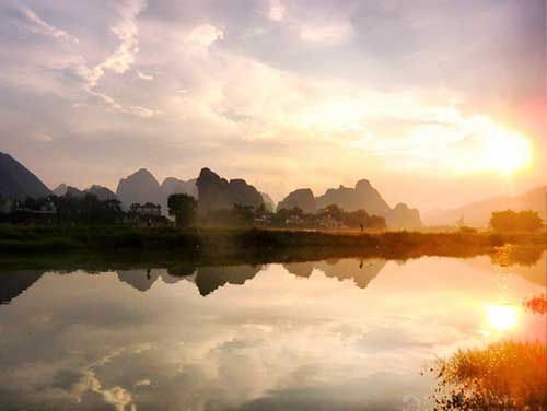 英西峰林胜景九重天 老虎谷漂流一天游